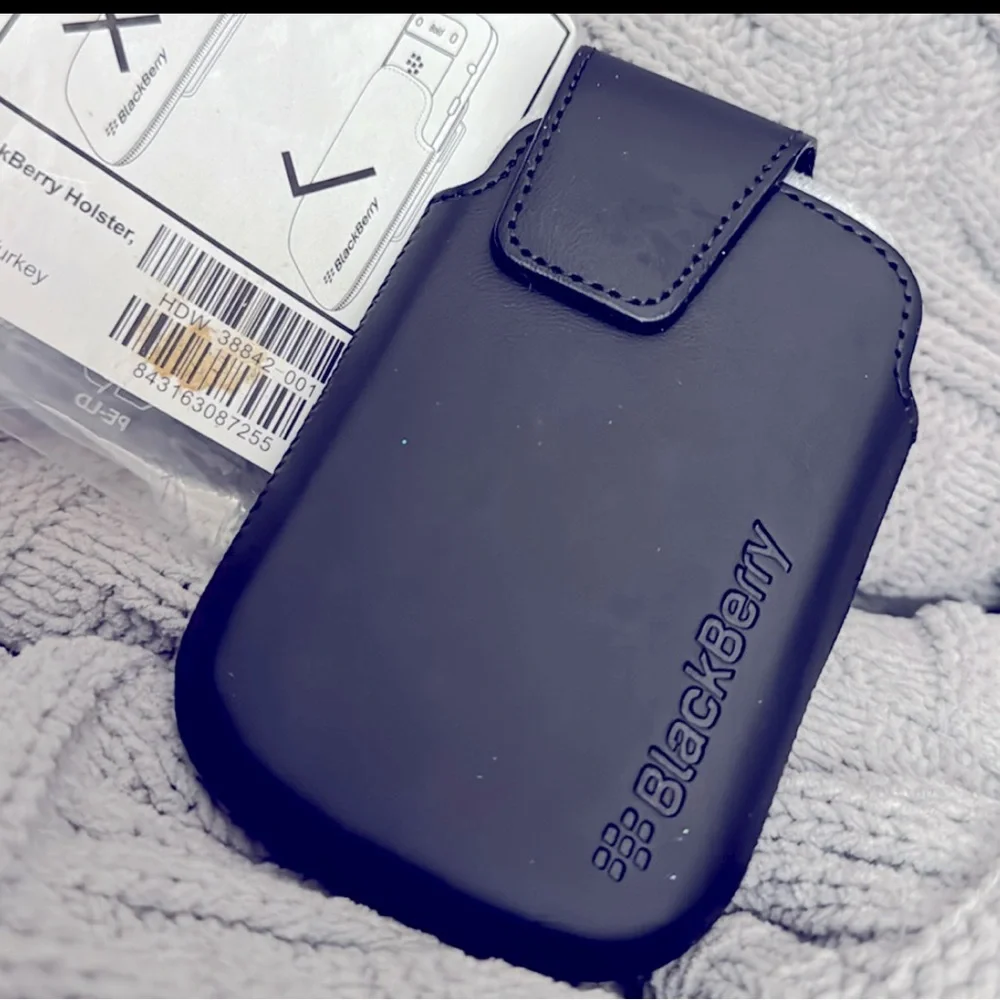 Blackberry 9900 9930 VINTAGE Black Holster Case